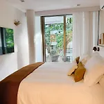 2Br Heart Of Leblon With Balcony, Renovated Gem