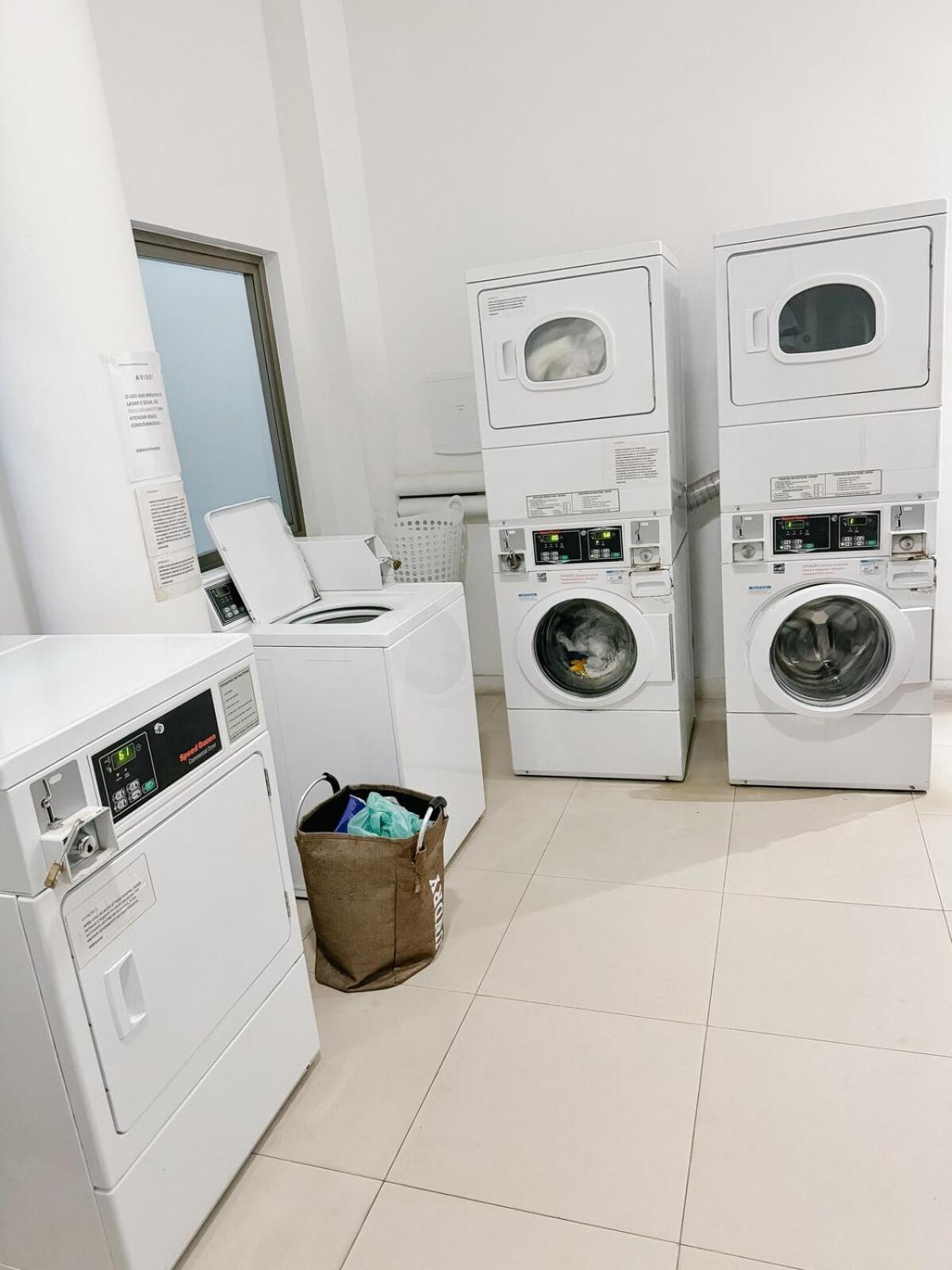 2br Heart Of Leblon With Balcony, Renovated Gem Apartamento