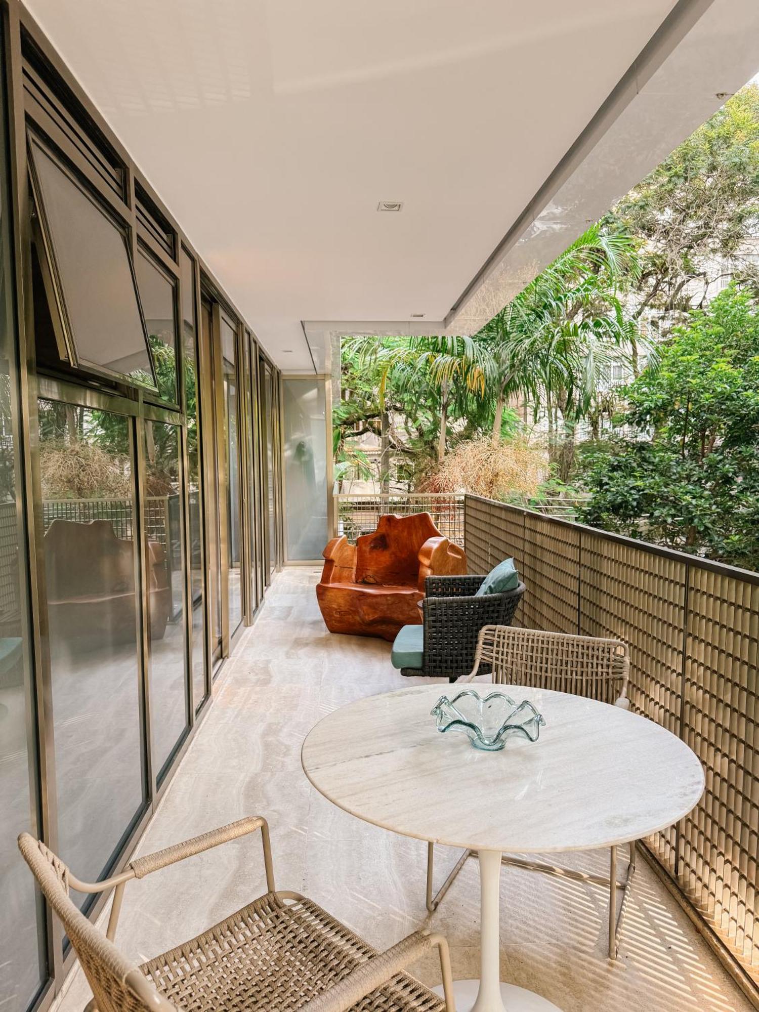 2br Heart Of Leblon With Balcony, Renovated Gem * Rio de Janeiro