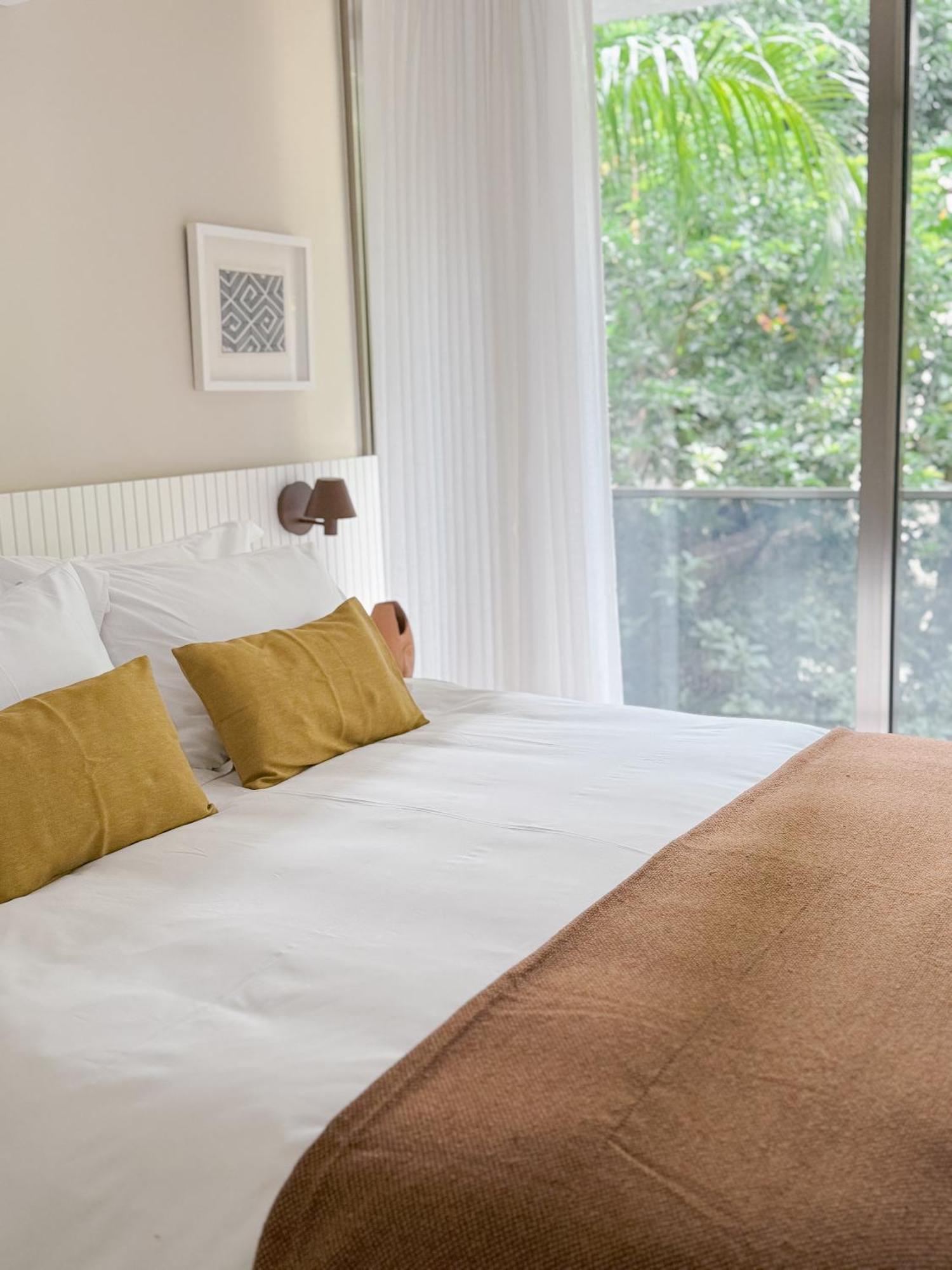 2br Heart Of Leblon With Balcony, Renovated Gem Apartamento Rio de Janeiro