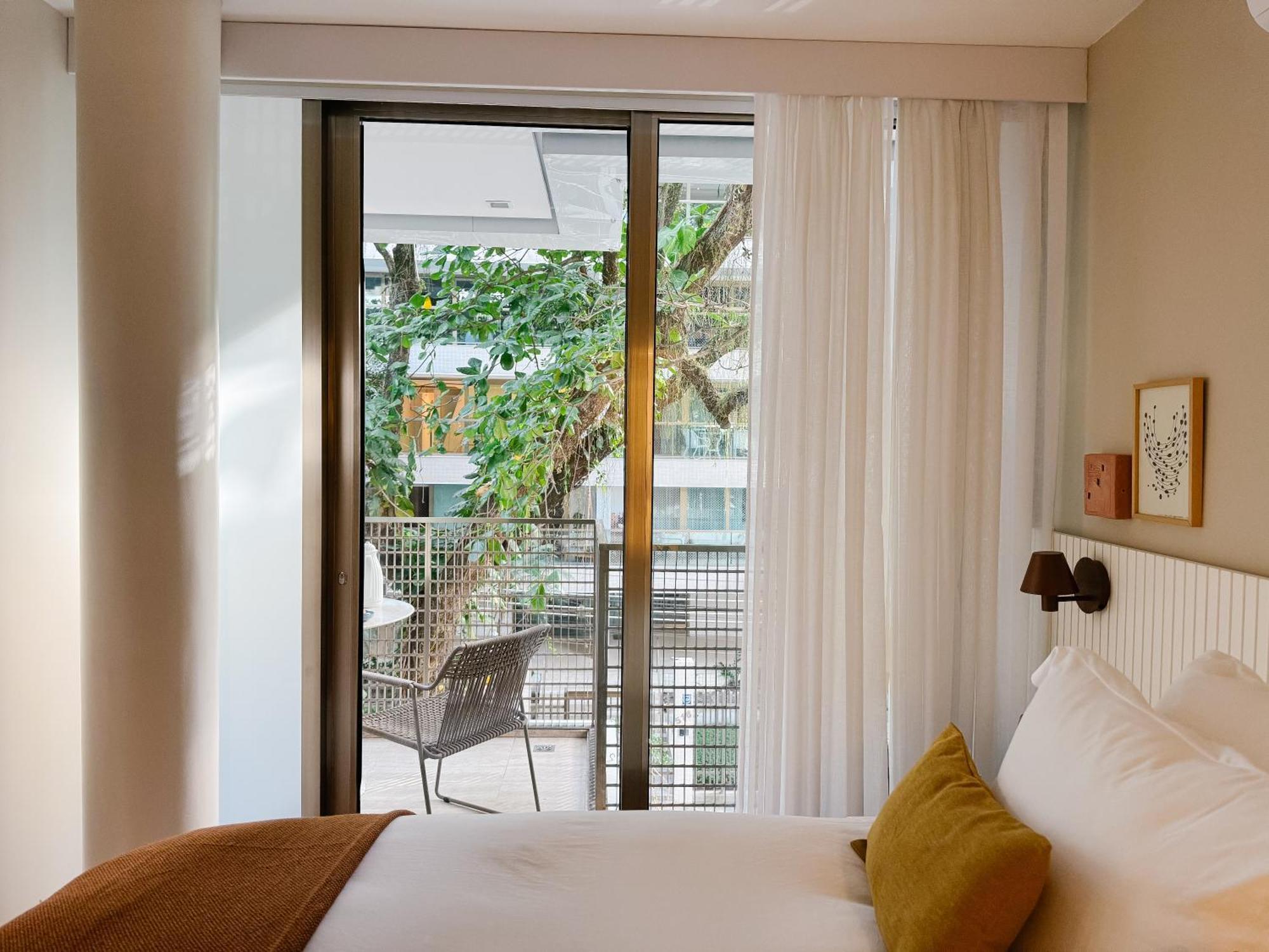 2br Heart Of Leblon With Balcony, Renovated Gem * Rio de Janeiro