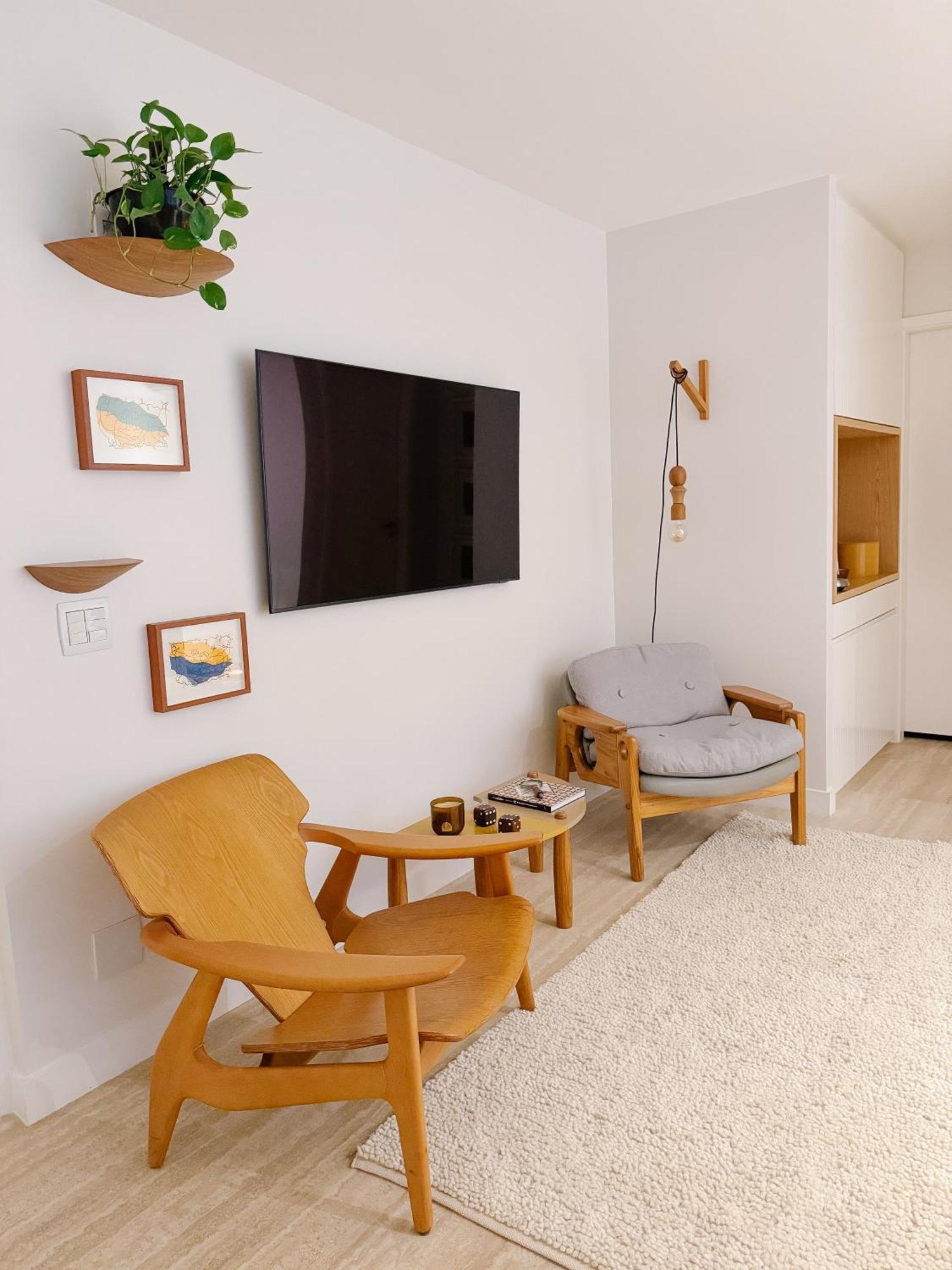 2br Heart Of Leblon With Balcony, Renovated Gem