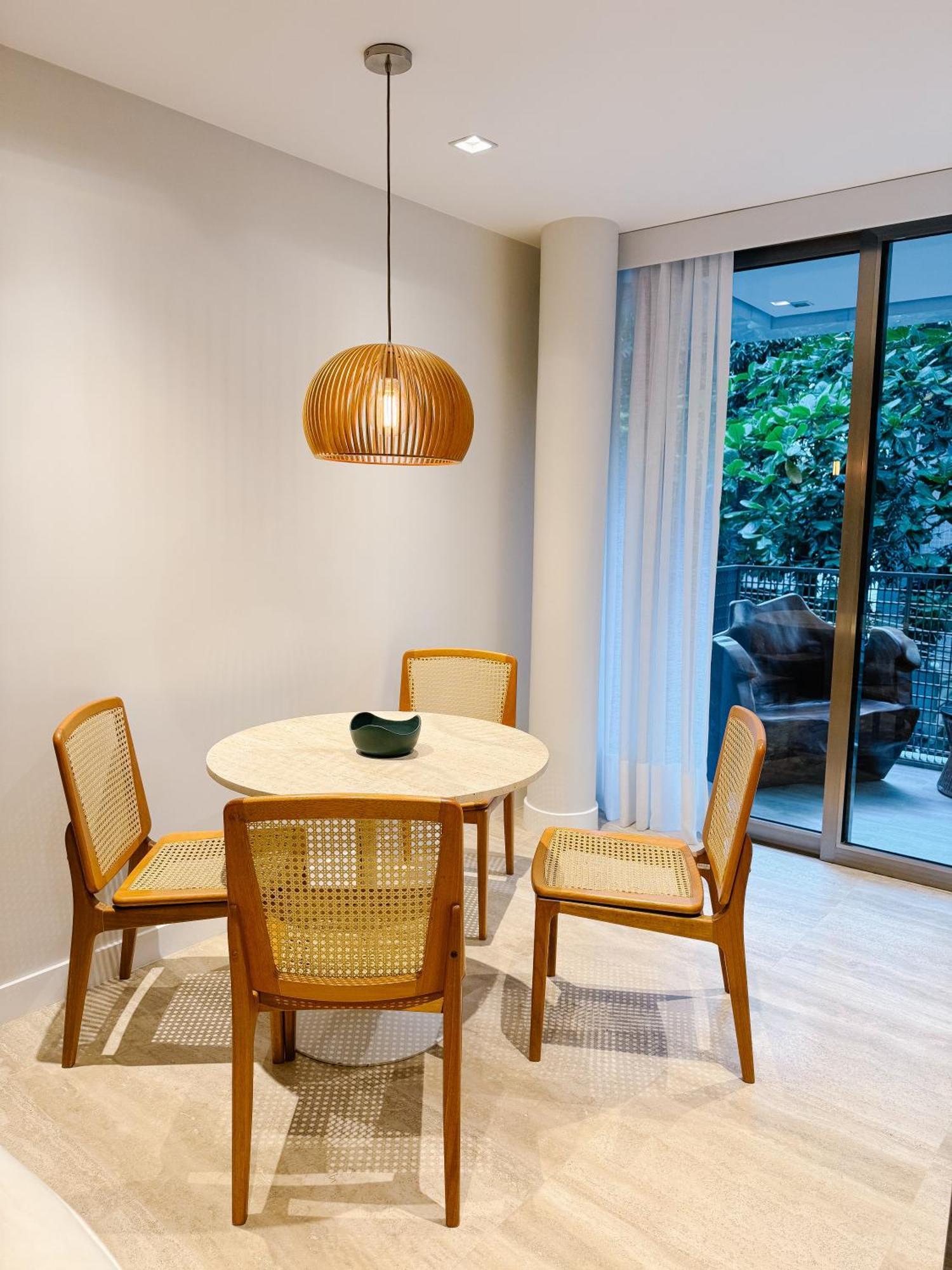 Apartamento 2br Heart Of Leblon With Balcony, Renovated Gem *